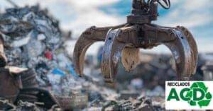 Desmantelado de chatarrería en Gelves